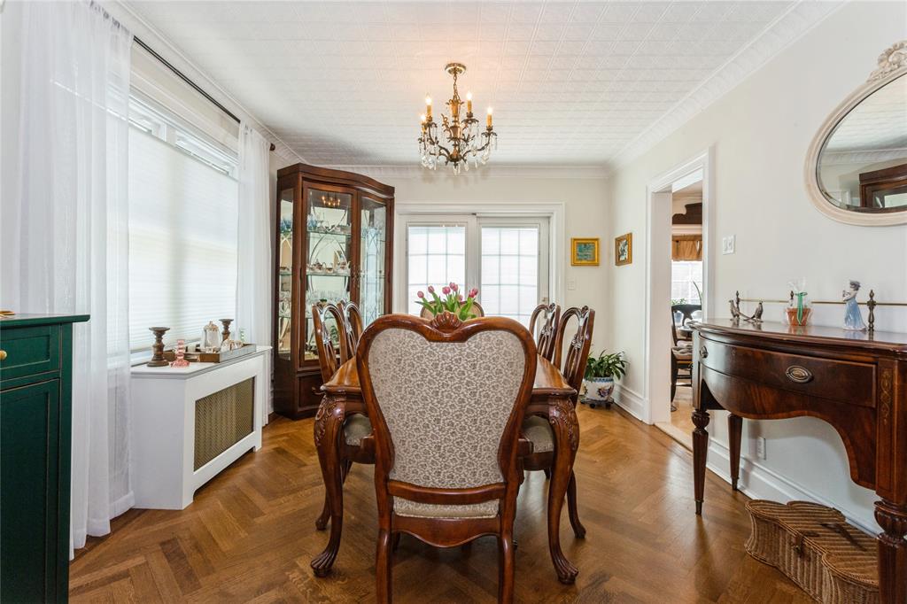 Floral Park, New York, 11001, United States, 3 Bedrooms Bedrooms, ,2 BathroomsBathrooms,Residential,For Sale,1798348