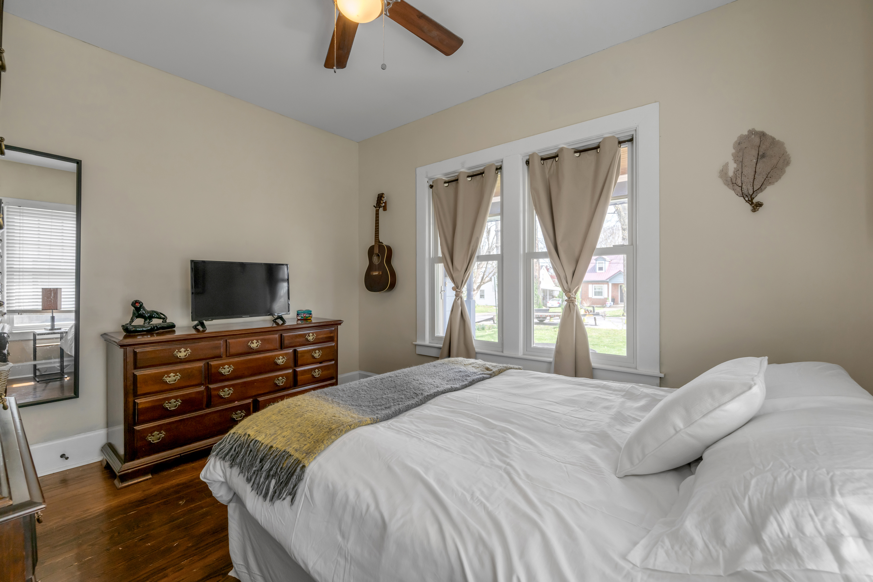  127 Delmont Drive - 物件實景