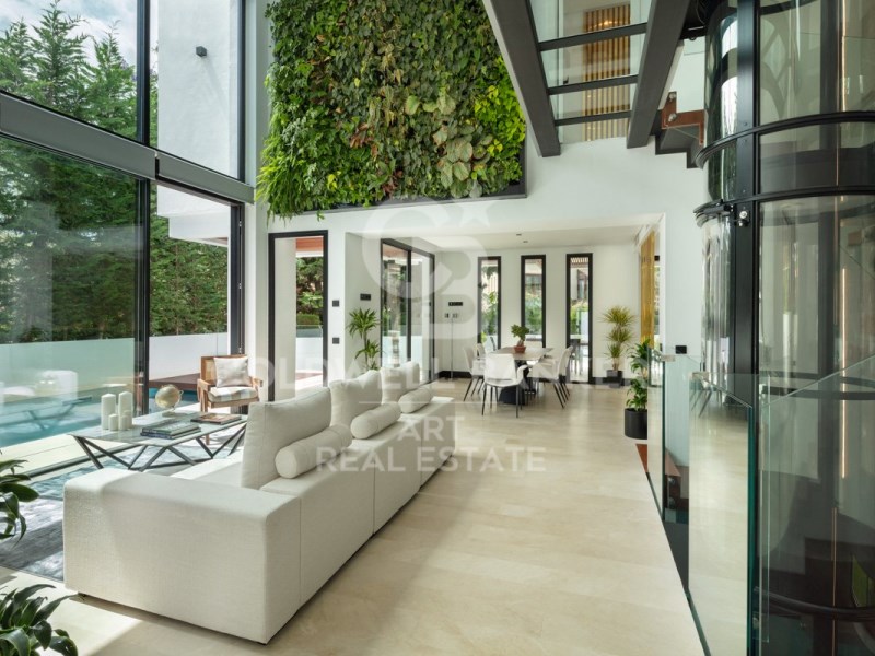 Marbella, Andalusia, ES, 5 Bedrooms Bedrooms, ,6 BathroomsBathrooms,Residential,For Sale,1804123