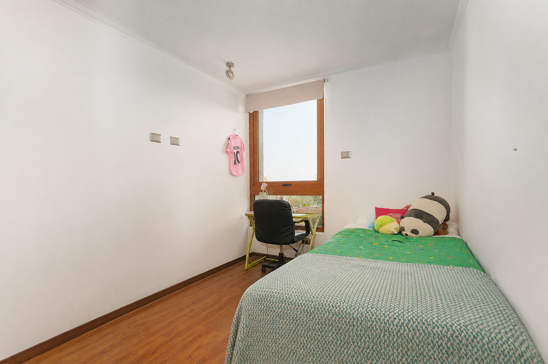  Modern home with generous living spaces,  in La Reina Alta - 物件實景