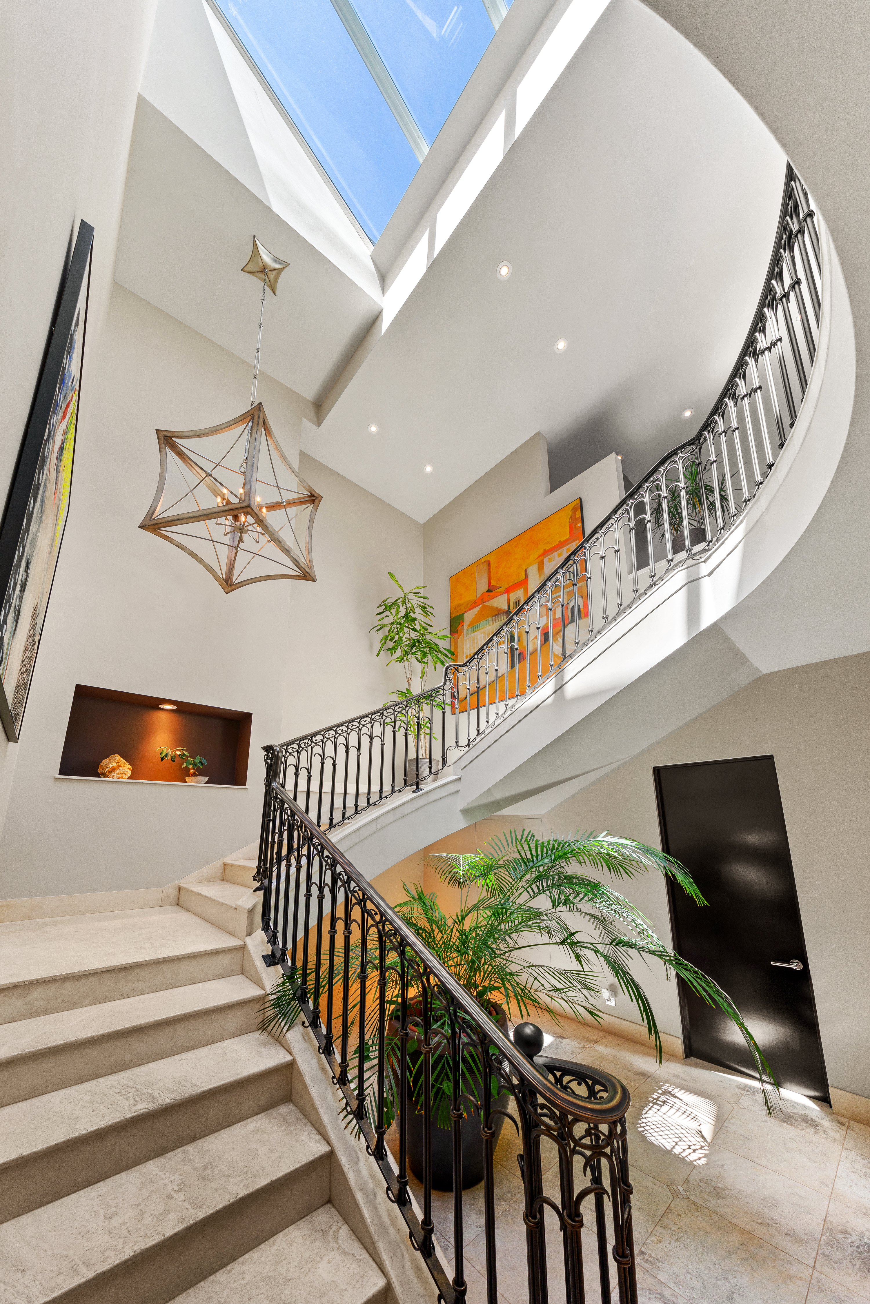  Spectacular Renovated SOMA Home with Rare Museum-Like 7-Car Garage - 物件實景