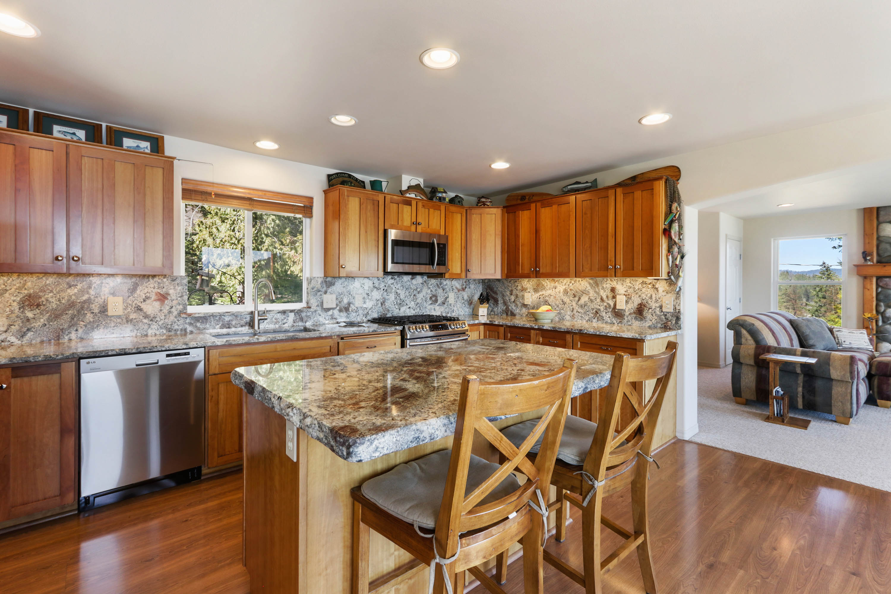 Sagle, Idaho, 83860, United States, 3 Bedrooms Bedrooms, ,2 BathroomsBathrooms,Residential,For Sale,1764165