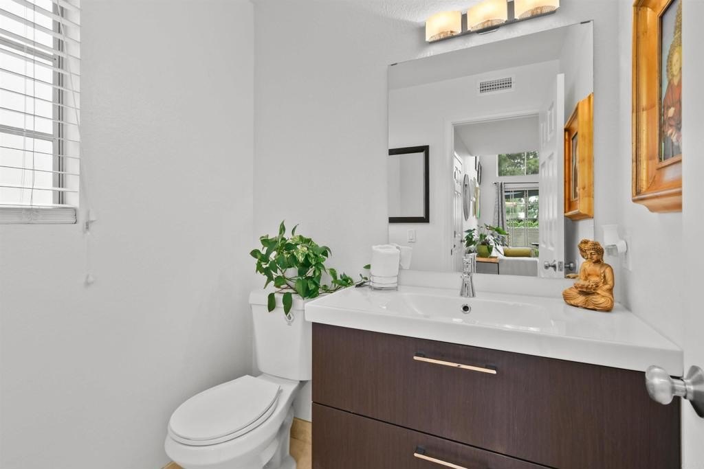 Chula Vista, California, 91913, United States, 1 Bedroom Bedrooms, ,2 BathroomsBathrooms,Residential,For Sale,1991731