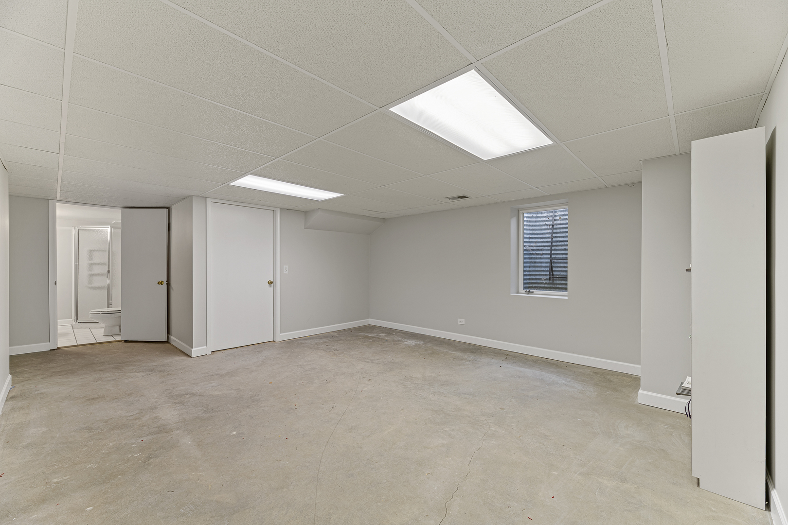 Glenview, Illinois, 60026, United States, 5 Bedrooms Bedrooms, ,4 BathroomsBathrooms,Residential,For Sale,1951003