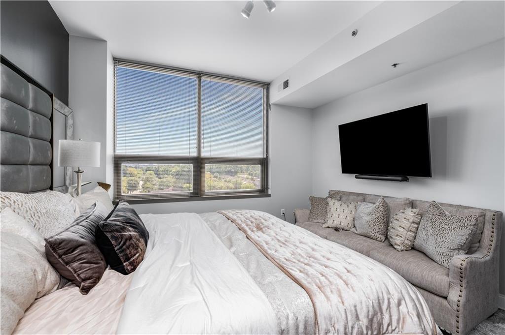 Atlanta, Georgia, 30363, United States, 2 Bedrooms Bedrooms, ,3 BathroomsBathrooms,Residential,For Sale,1949376