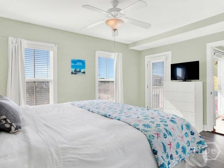 TYBEE ISLAND, Georgia, 31328, United States, 3 Bedrooms Bedrooms, ,2 BathroomsBathrooms,Residential,For Sale,2011768
