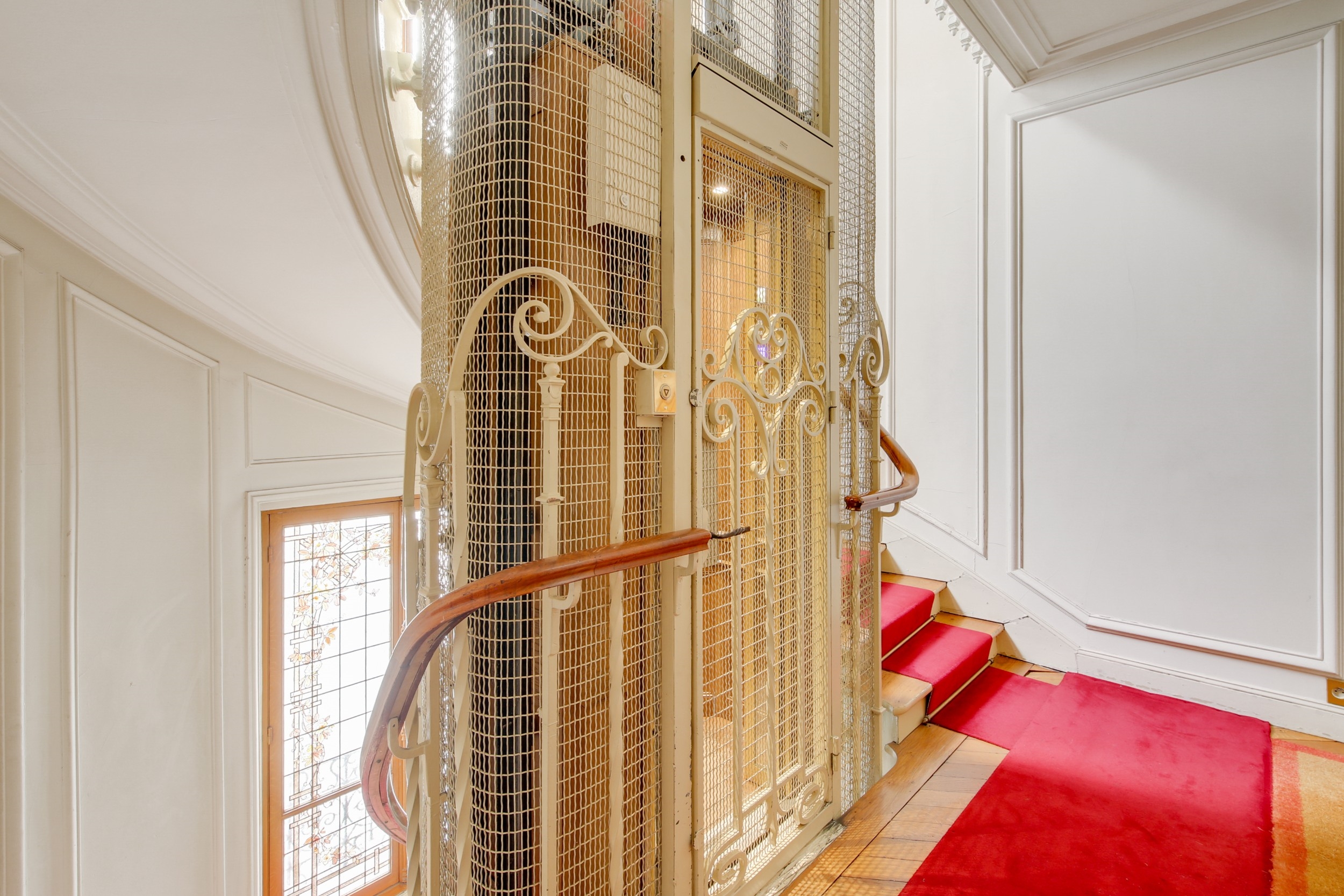  148 sq.m. renovated family flat - Paris 3rd - Square du Temple - 物件實景