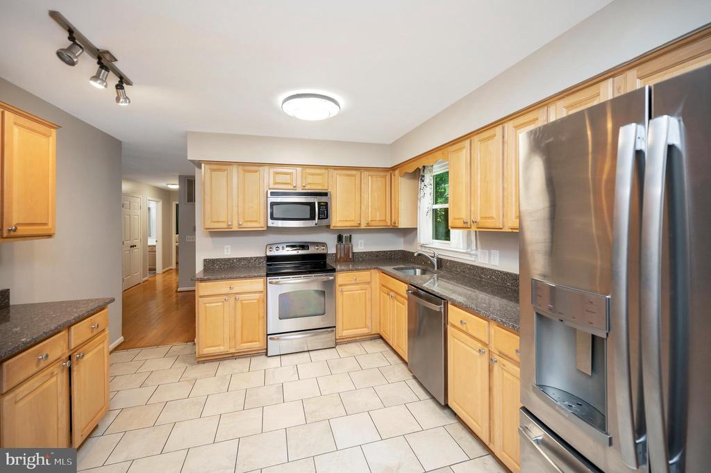 Fredericksburg, Virginia, 22406, United States, 3 Bedrooms Bedrooms, ,2 BathroomsBathrooms,Residential,For Sale,2049336