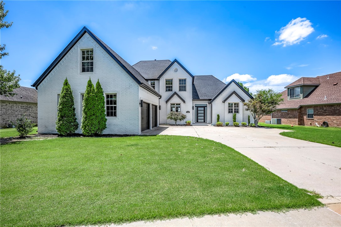Fayetteville, Arkansas, 72701, United States, 4 Bedrooms Bedrooms, ,3 BathroomsBathrooms,Residential,For Sale,1907520
