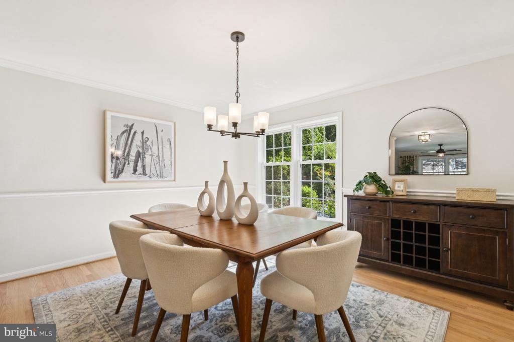 Fairfax, Virginia, 22030, United States, 3 Bedrooms Bedrooms, ,3 BathroomsBathrooms,Residential,For Sale,1904338