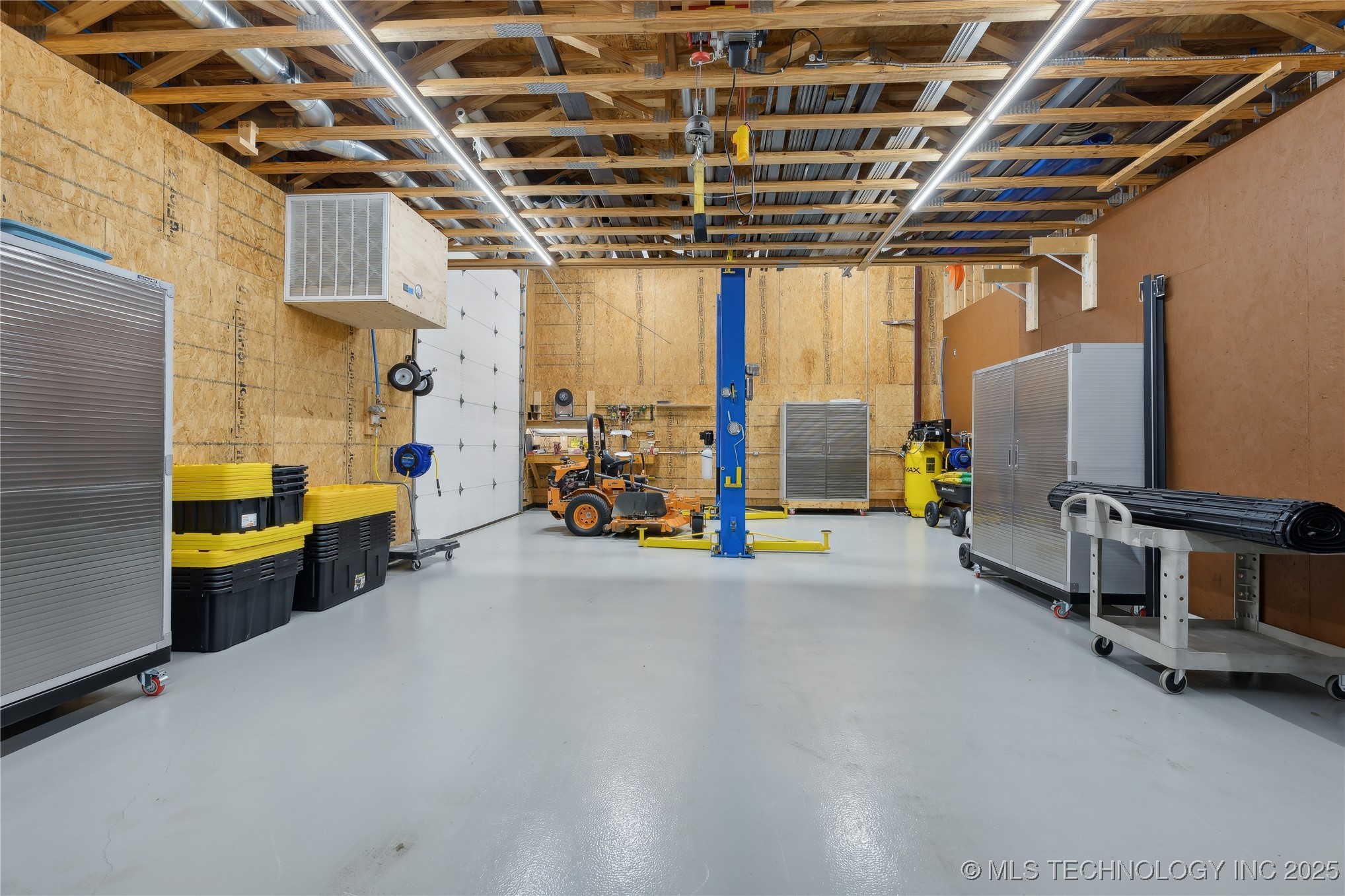 Glenpool, Oklahoma, 74033, United States, 2 Bedrooms Bedrooms, ,2 BathroomsBathrooms,Residential,For Sale,1991675