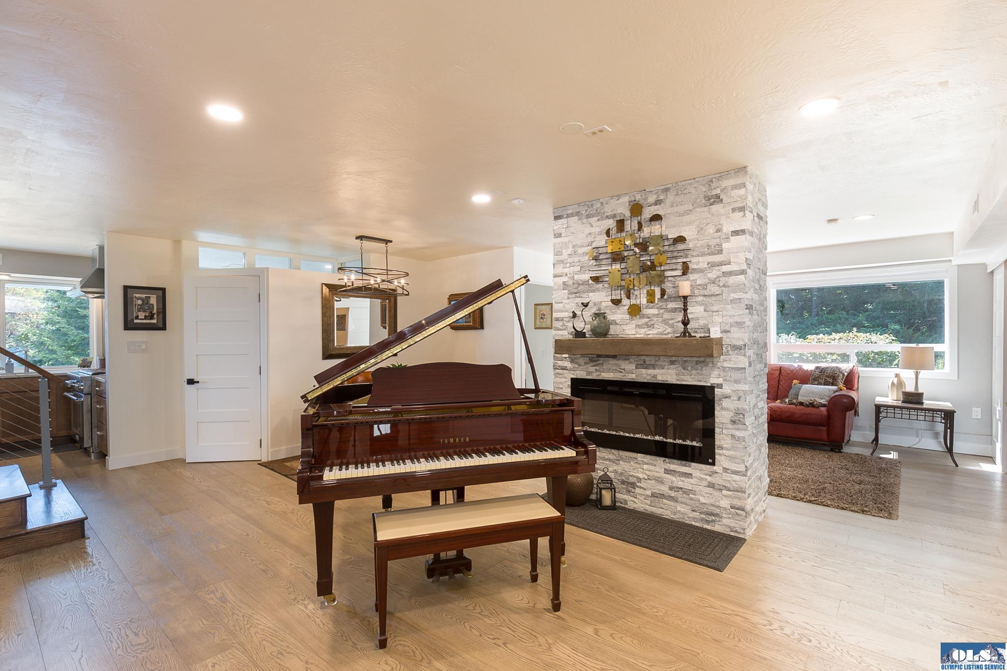 Port Angeles, Washington, 98363, United States, 4 Bedrooms Bedrooms, ,5 BathroomsBathrooms,Residential,For Sale,1905909