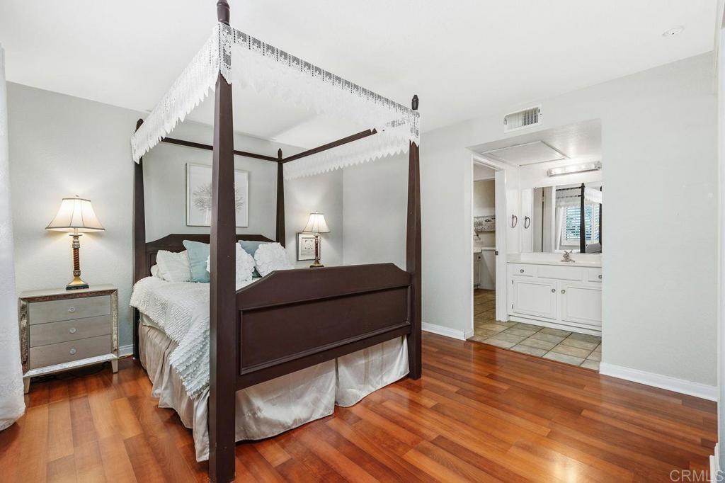 Vista, California, 92081, United States, 2 Bedrooms Bedrooms, ,2 BathroomsBathrooms,Residential,For Sale,1989582