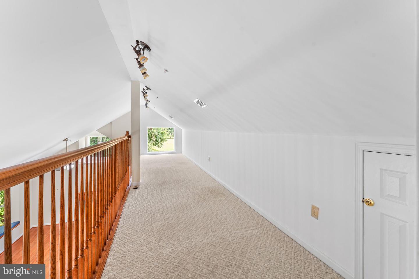 Clinton, Maryland, 20735, United States, 5 Bedrooms Bedrooms, ,5 BathroomsBathrooms,Residential,For Sale,1907711