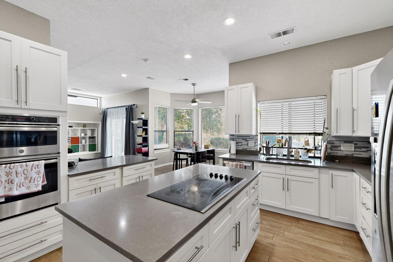 Albuquerque, New Mexico, 87122, United States, 5 Bedrooms Bedrooms, ,5 BathroomsBathrooms,Residential,For Sale,1933221