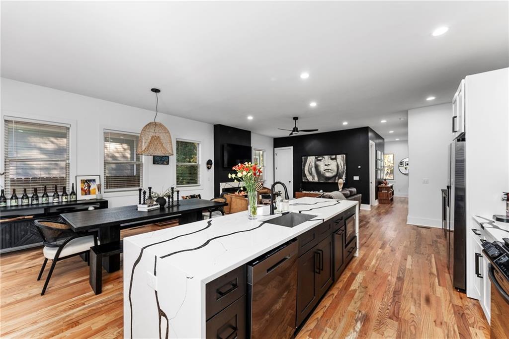 Atlanta, Georgia, 30317, United States, 5 Bedrooms Bedrooms, ,4 BathroomsBathrooms,Residential,For Sale,1989544