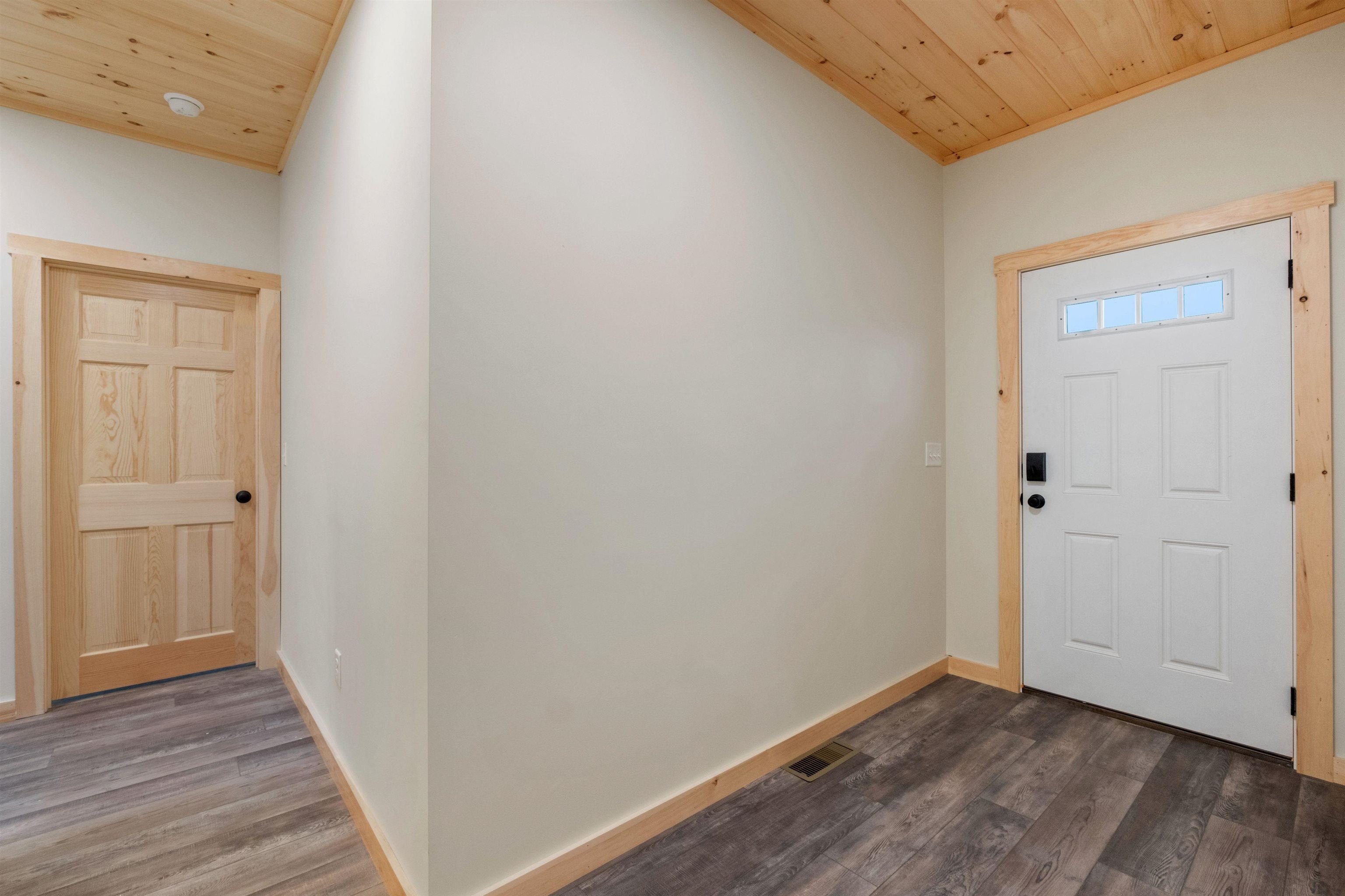 Thornton, New Hampshire, 03285, United States, 3 Bedrooms Bedrooms, ,3 BathroomsBathrooms,Residential,For Sale,1974297