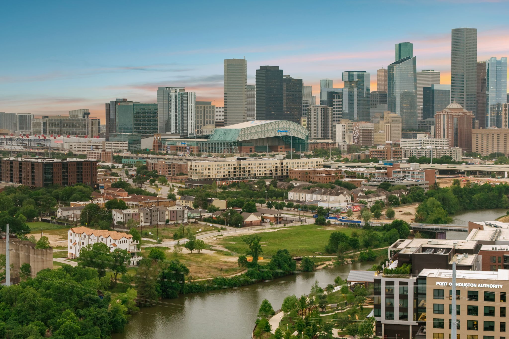  611 N Live Oak Street - 物件實景