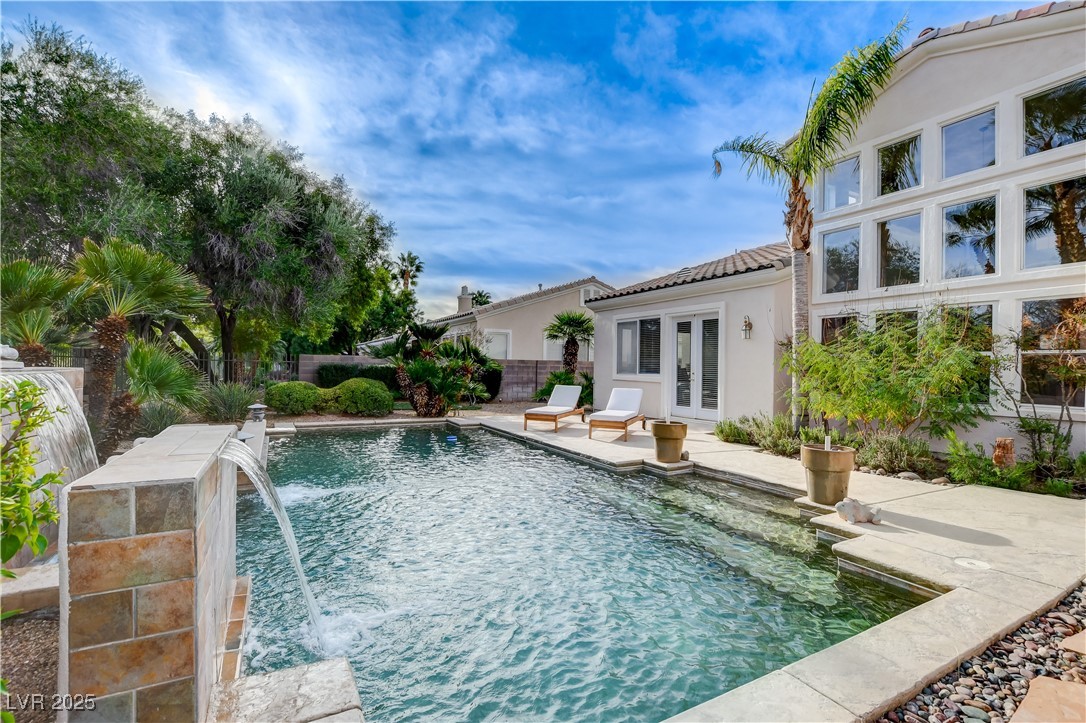 Henderson, Nevada, 89052, United States, 5 Bedrooms Bedrooms, ,4 BathroomsBathrooms,Residential,For Sale,1989374