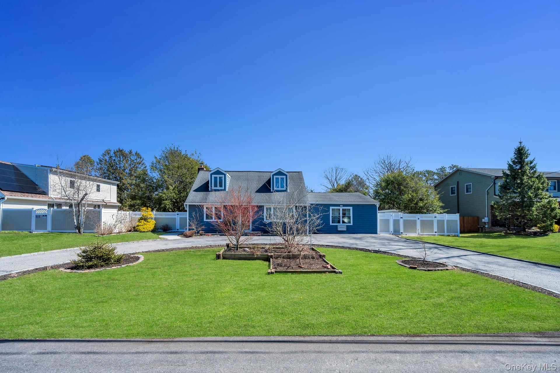 Lincoln Ave, Bohemia, NY 11716