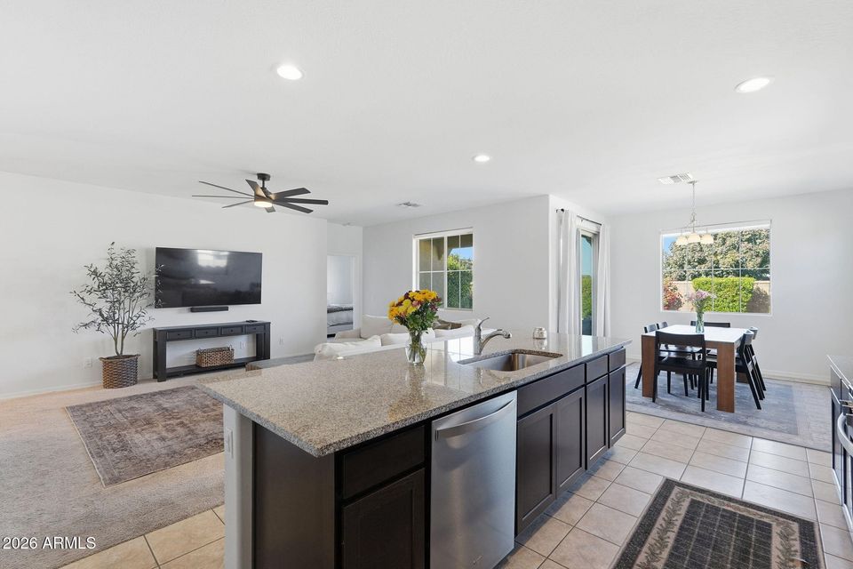 Queen Creek, Arizona, 85142, United States, 3 Bedrooms Bedrooms, ,2 BathroomsBathrooms,Residential,For Sale,2012024