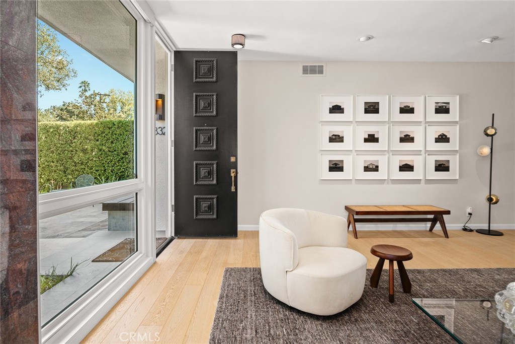 Pasadena, California, 91105, United States, 2 Bedrooms Bedrooms, ,1 BathroomBathrooms,Residential,For Sale,1941696