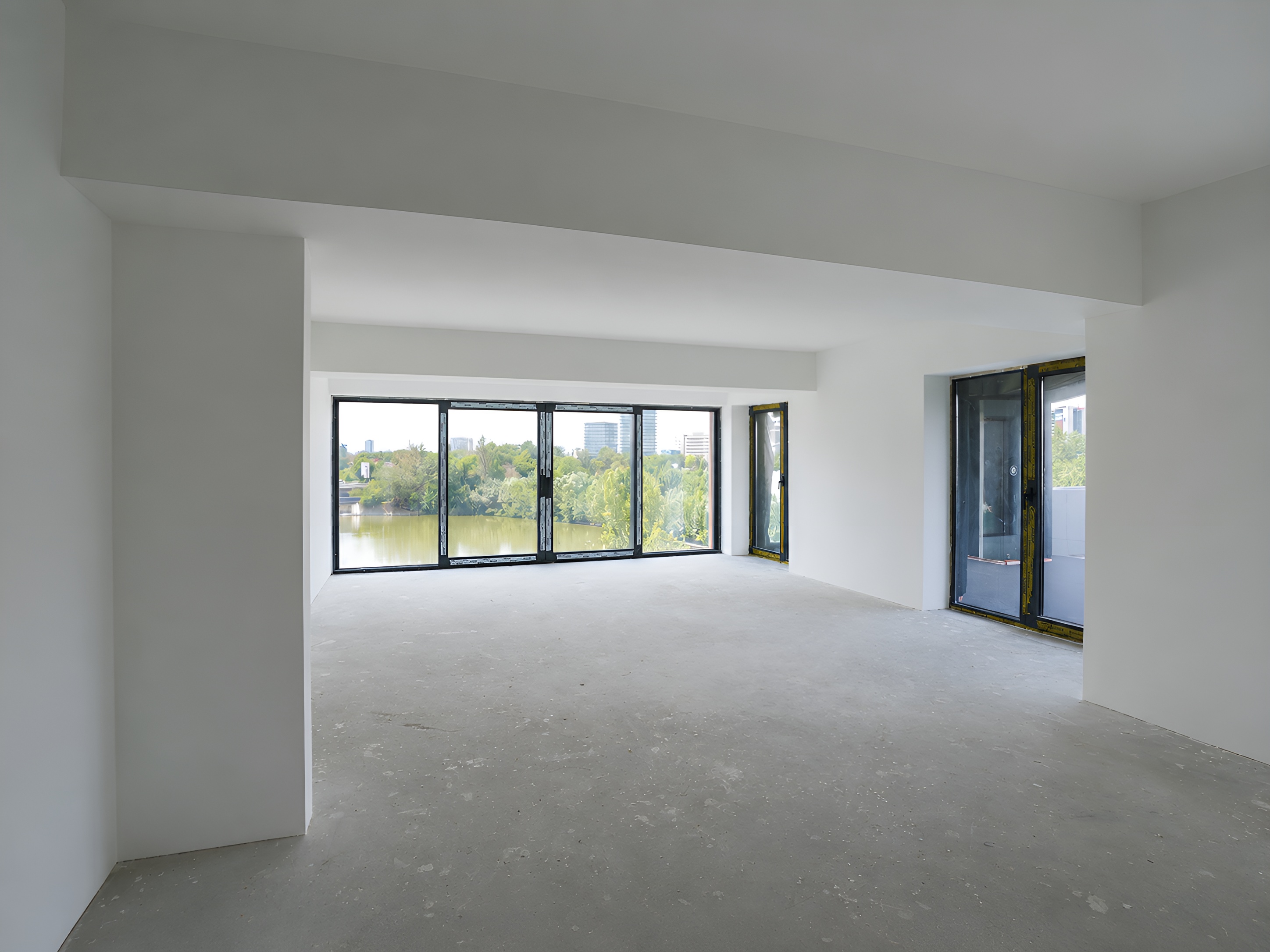  Four-Room Lakefront Apartment with a Private Promenade on Lake Floreasca - 物件實景