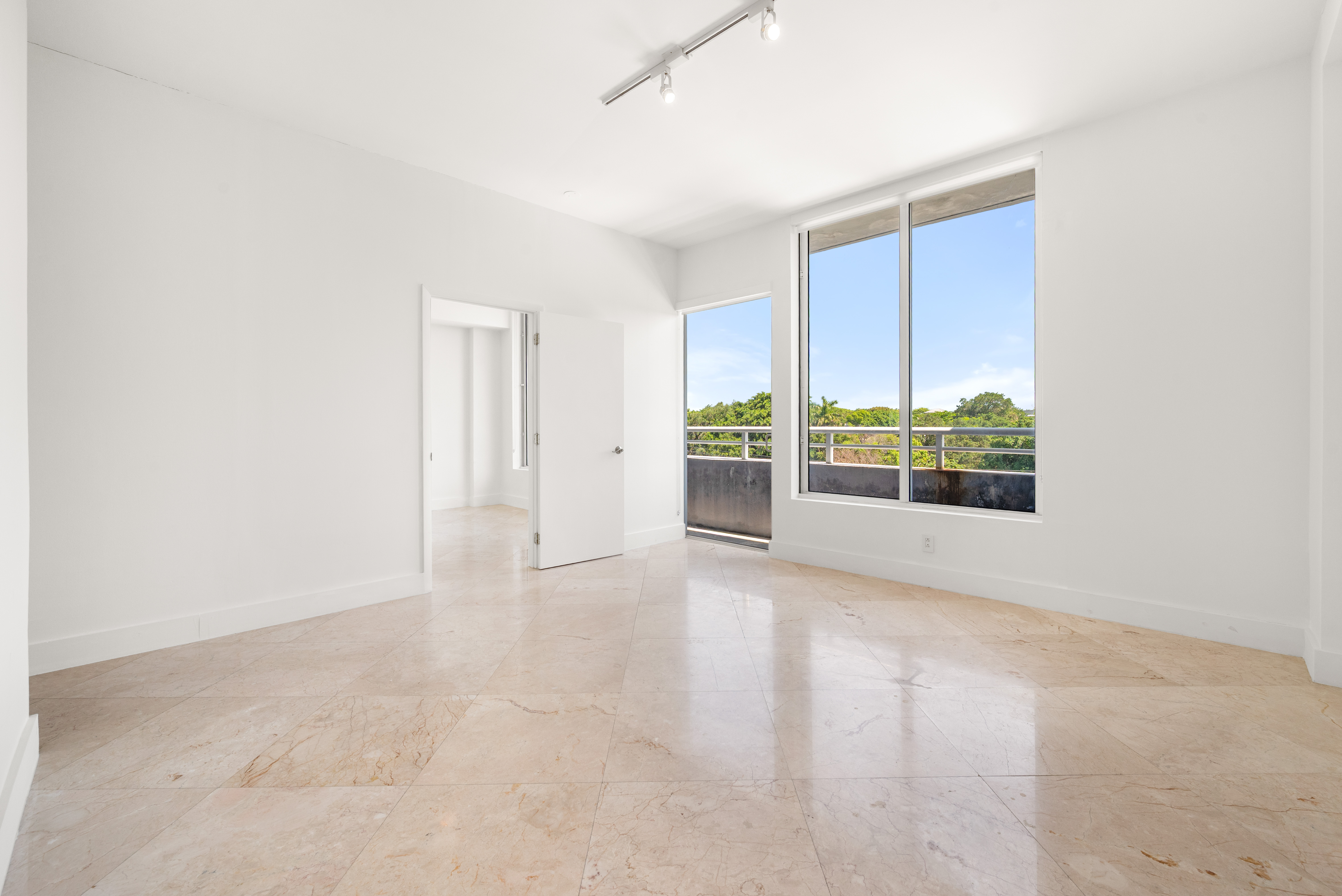  3250 Grand Ave, Miami, FL, 33133 - 物件實景