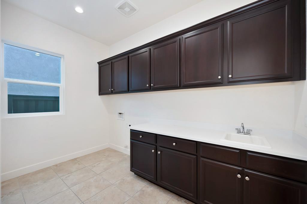 Sacramento, California, 95834, United States, 2 Bedrooms Bedrooms, ,2 BathroomsBathrooms,Residential,For Sale,1999739