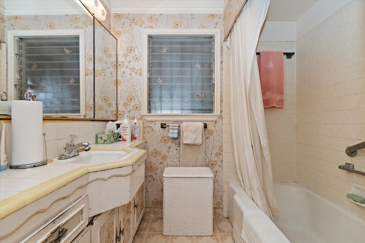 Lakewood, California, 90713, United States, 3 Bedrooms Bedrooms, ,1 BathroomBathrooms,Residential,For Sale,1927996