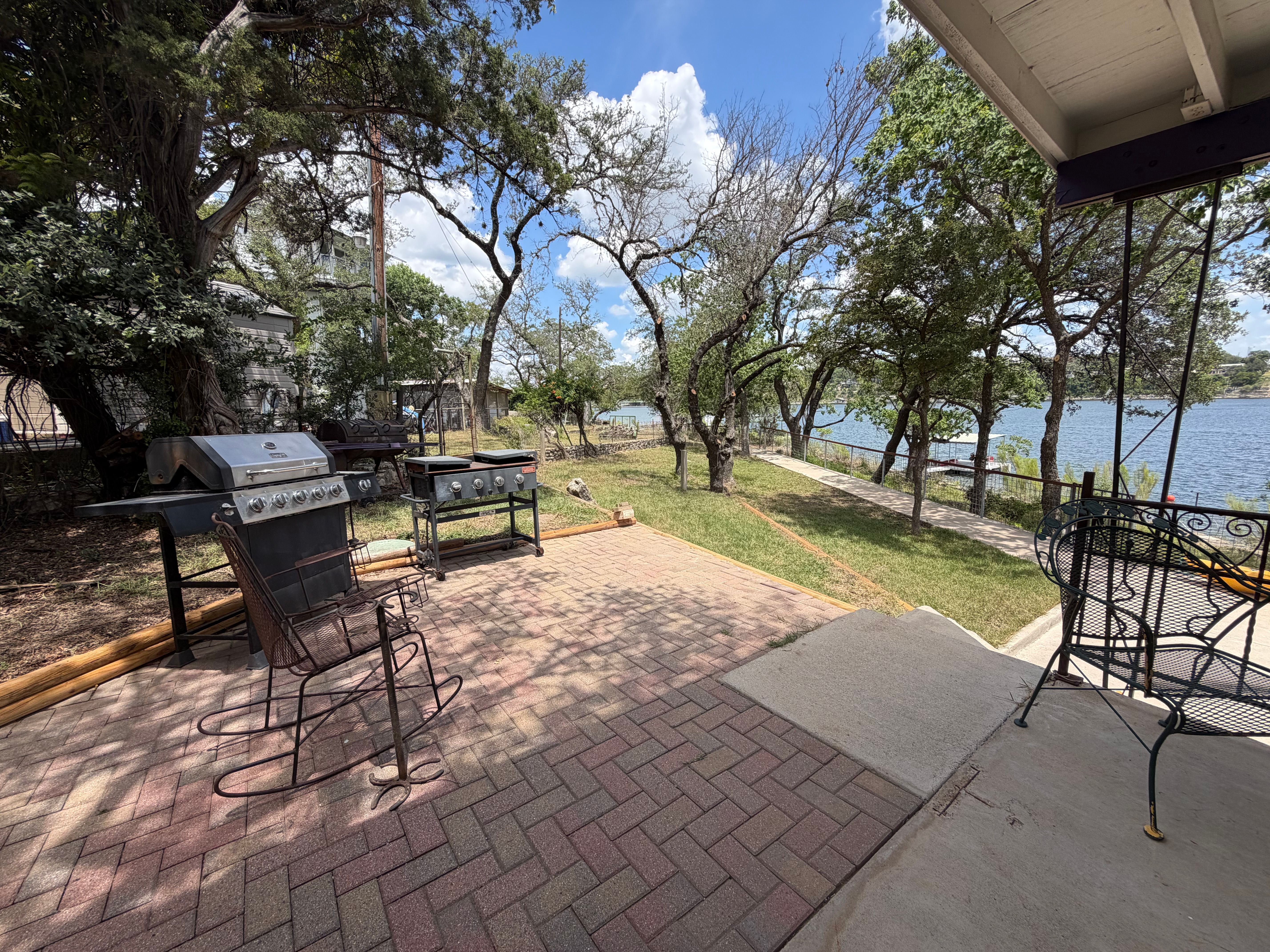  JUST LISTED - Charming lakefront retreat on Lake Travis - 物件實景