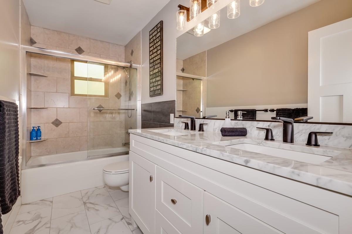 Cheyenne, Wyoming, 8200, United States, 6 Bedrooms Bedrooms, ,2 BathroomsBathrooms,Residential,For Sale,2007508