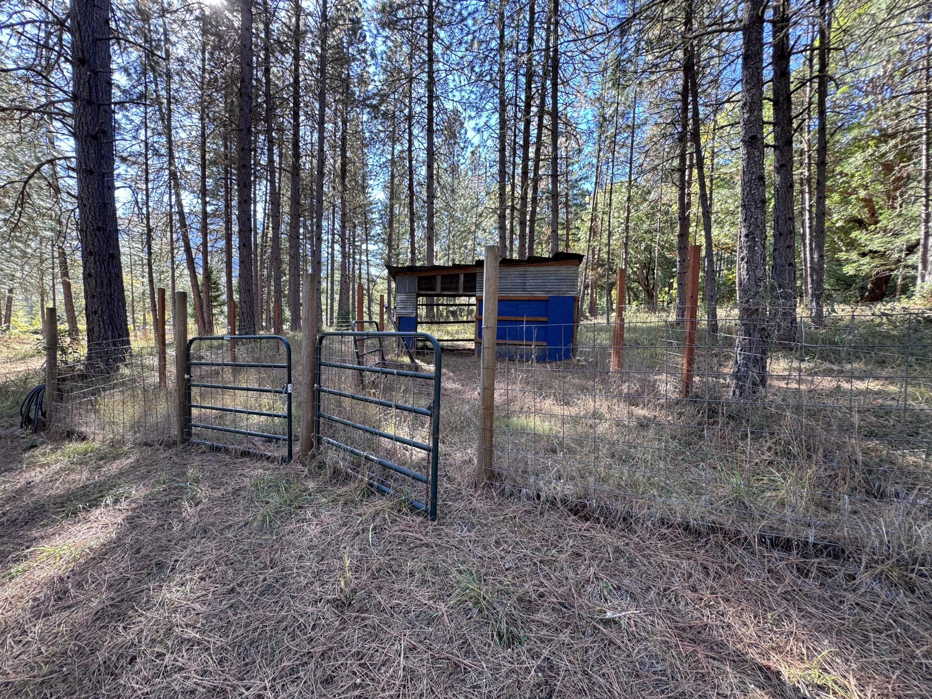 Rogue River, Oregon, 97537, United States, 3 Bedrooms Bedrooms, ,4 BathroomsBathrooms,Residential,For Sale,1982617