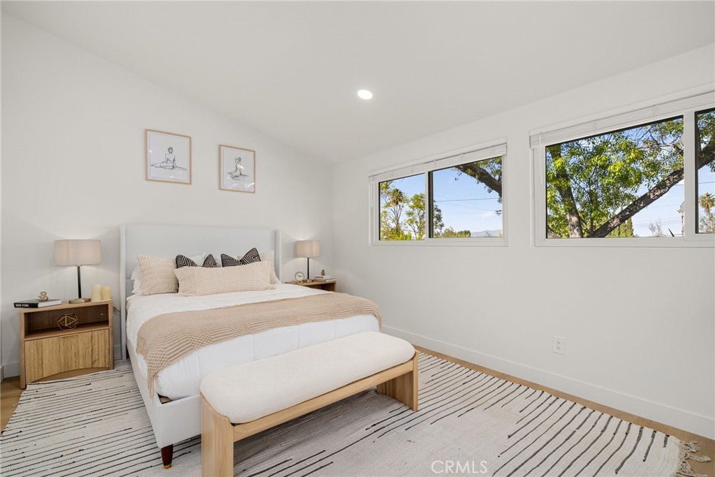 Woodland Hills, California, 91367, United States, 3 Bedrooms Bedrooms, ,2 BathroomsBathrooms,Residential,For Sale,1991959