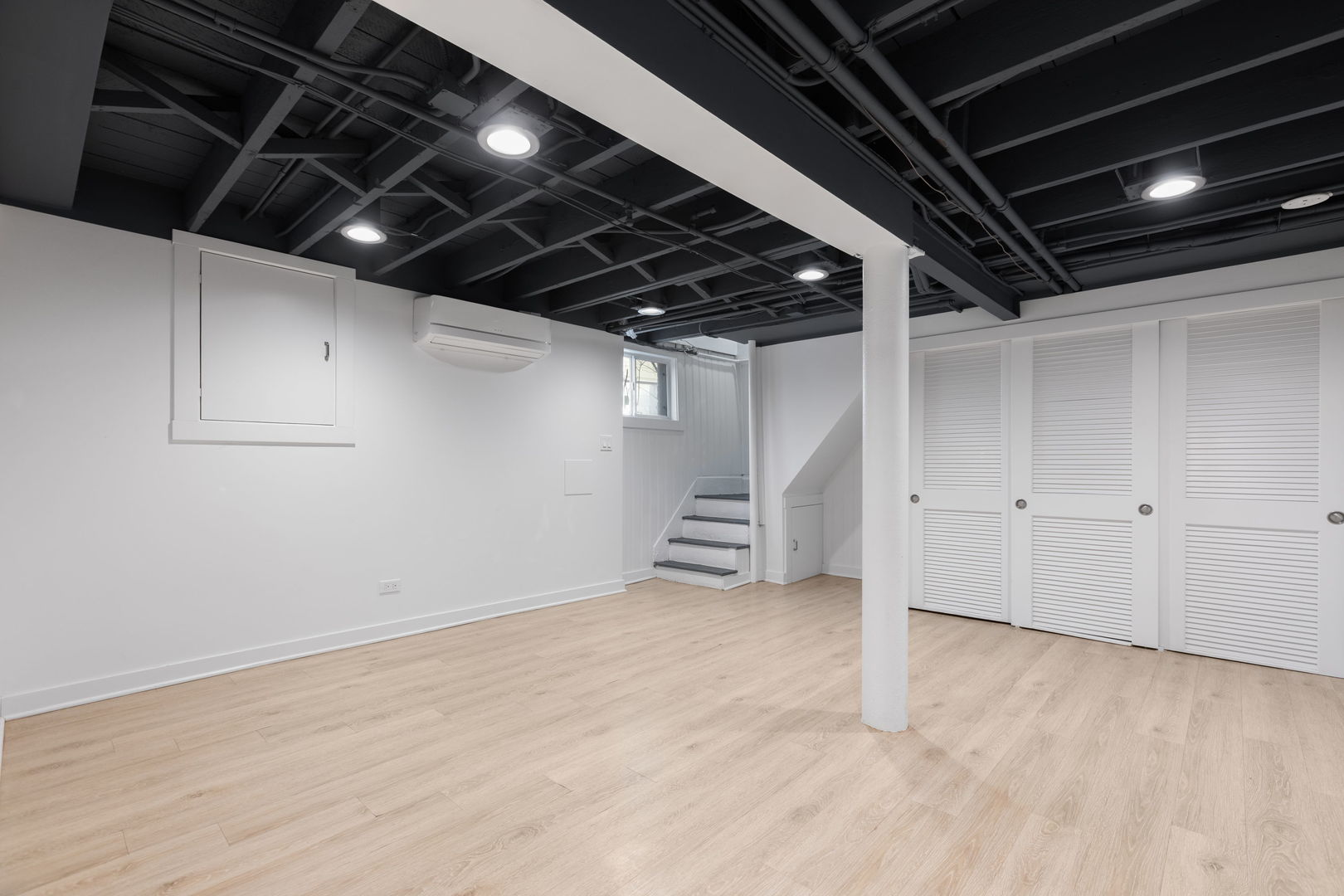 Lake Forest, Illinois, 60045, United States, 3 Bedrooms Bedrooms, ,2 BathroomsBathrooms,Residential,For Sale,1992856