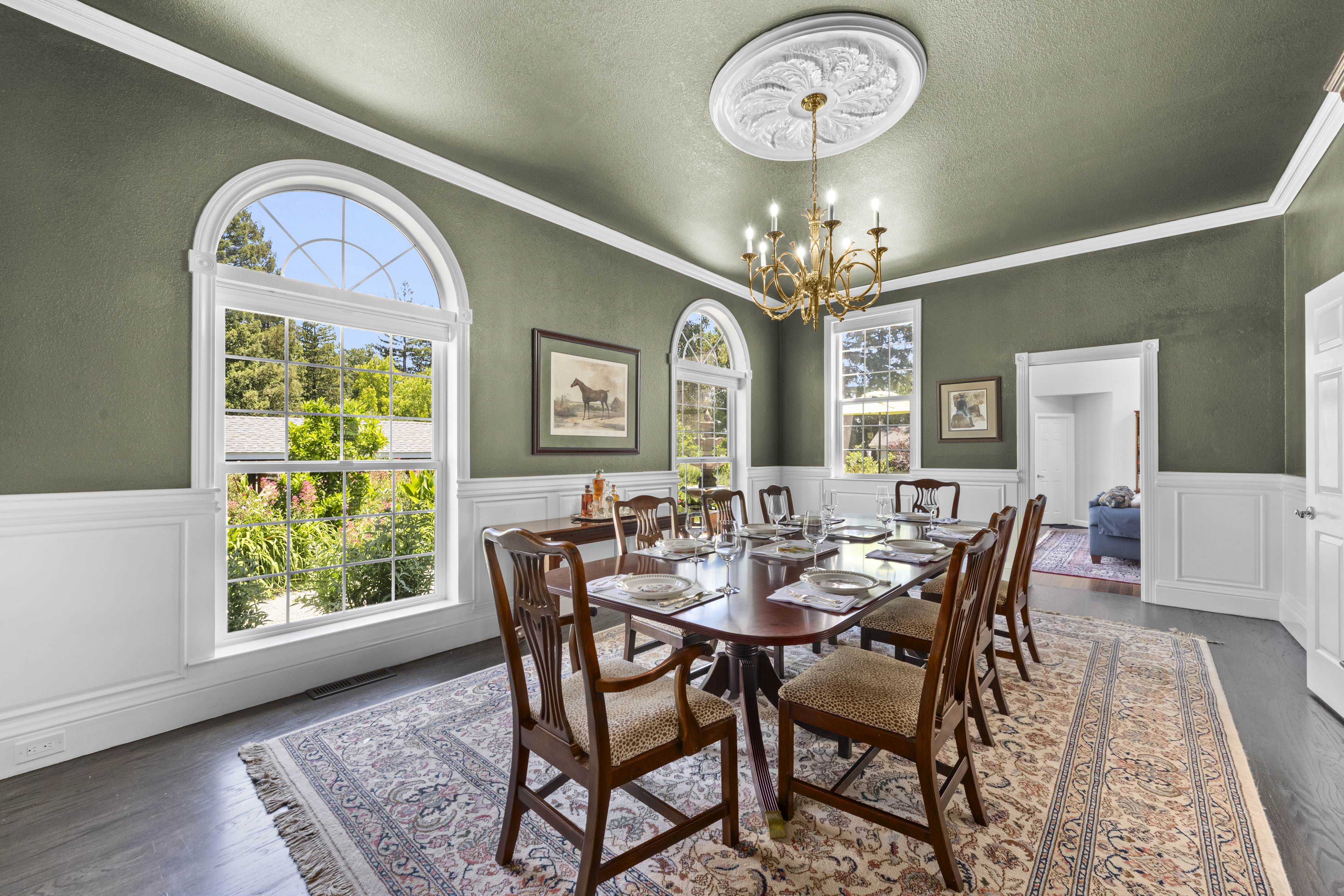  Grand Georgia Colonial Estate with Luxurious Designer Finishes - 物件實景