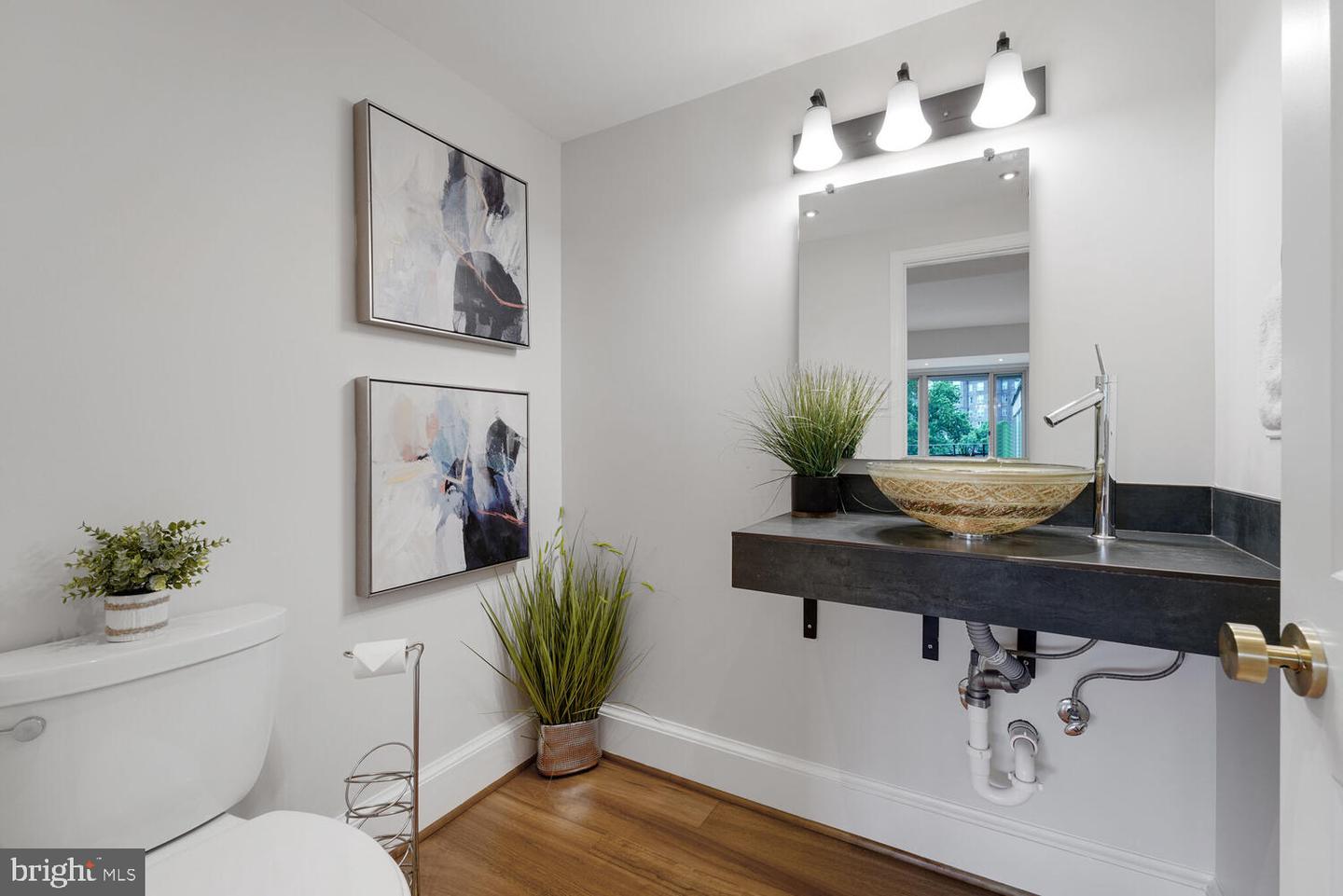 Washington, District of Columbia, 20016, United States, 3 Bedrooms Bedrooms, ,3 BathroomsBathrooms,Residential,For Sale,1895672
