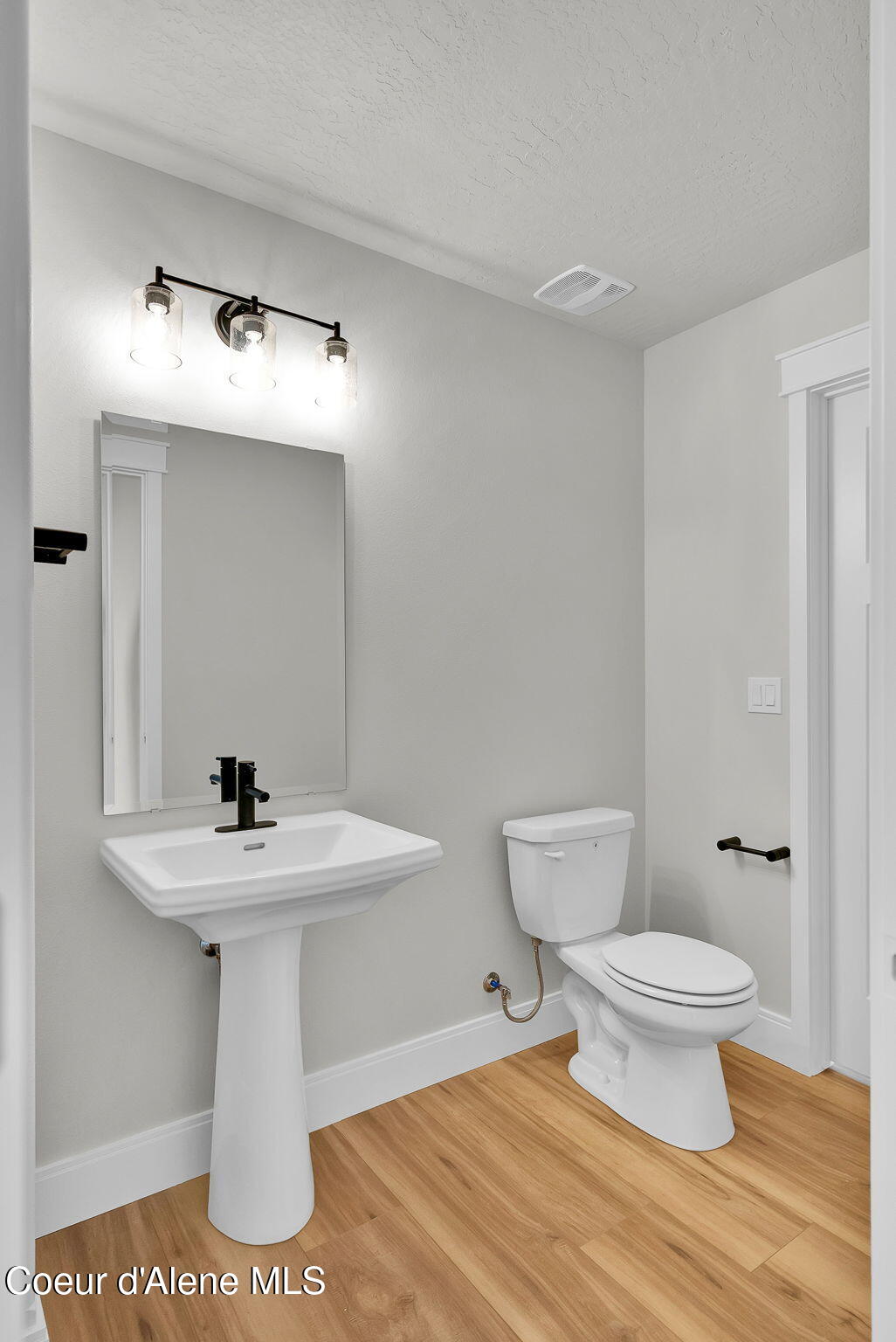 Rathdrum, Idaho, 83858, United States, 4 Bedrooms Bedrooms, ,2 BathroomsBathrooms,Residential,For Sale,1998808