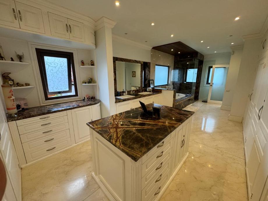 Lerma, Estado de méxico, 52005, Mexico, 5 Bedrooms Bedrooms, ,5 BathroomsBathrooms,Residential,For Sale,2003120