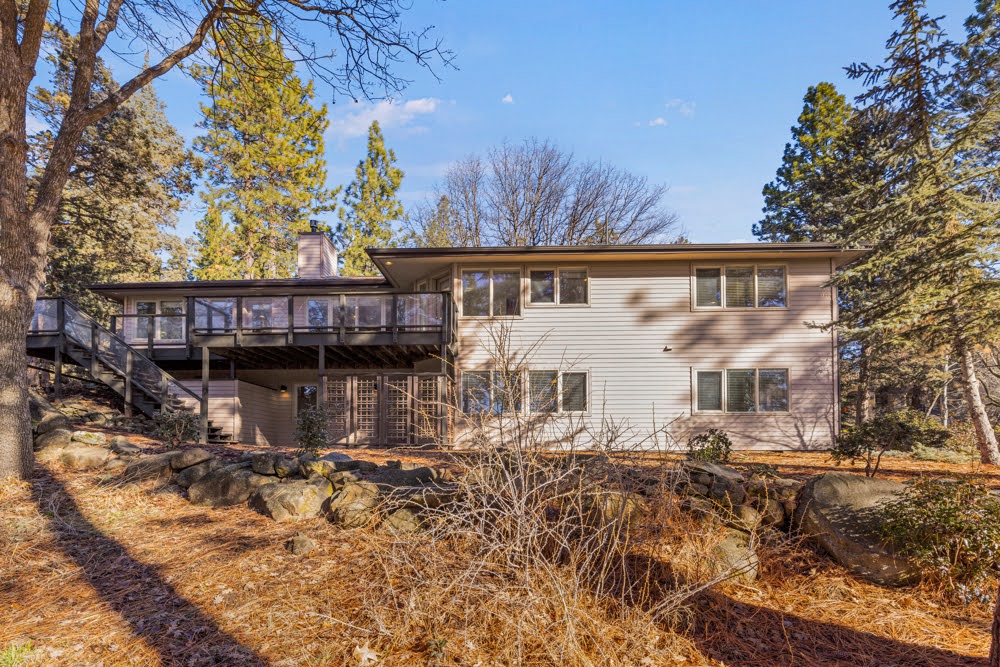 KLAMATH FALLS, Oregon, 97601, United States, 3 Bedrooms Bedrooms, ,4 BathroomsBathrooms,Residential,For Sale,1981715