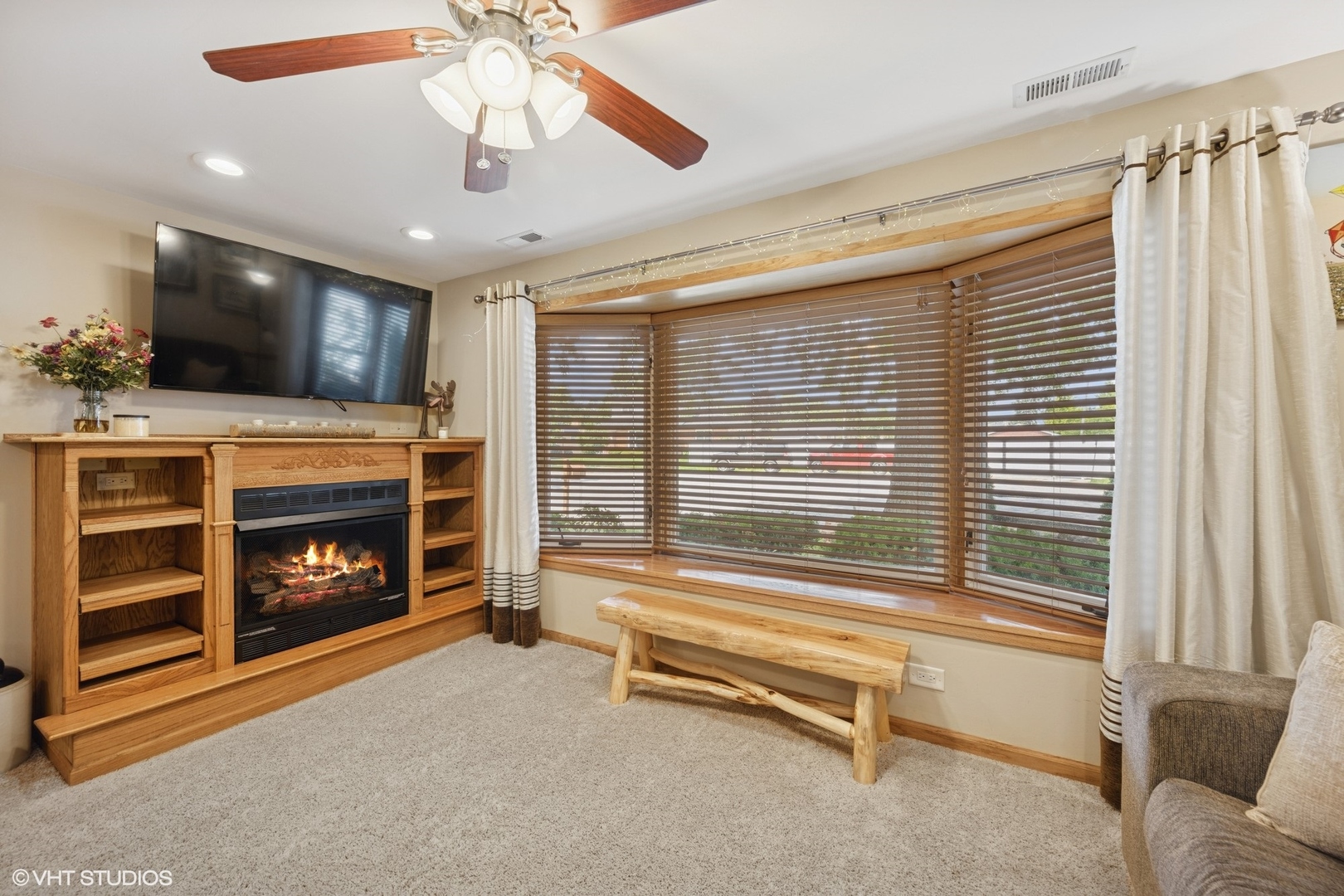 Oak Lawn, Illinois, 60453, United States, 5 Bedrooms Bedrooms, ,4 BathroomsBathrooms,Residential,For Sale,1932429