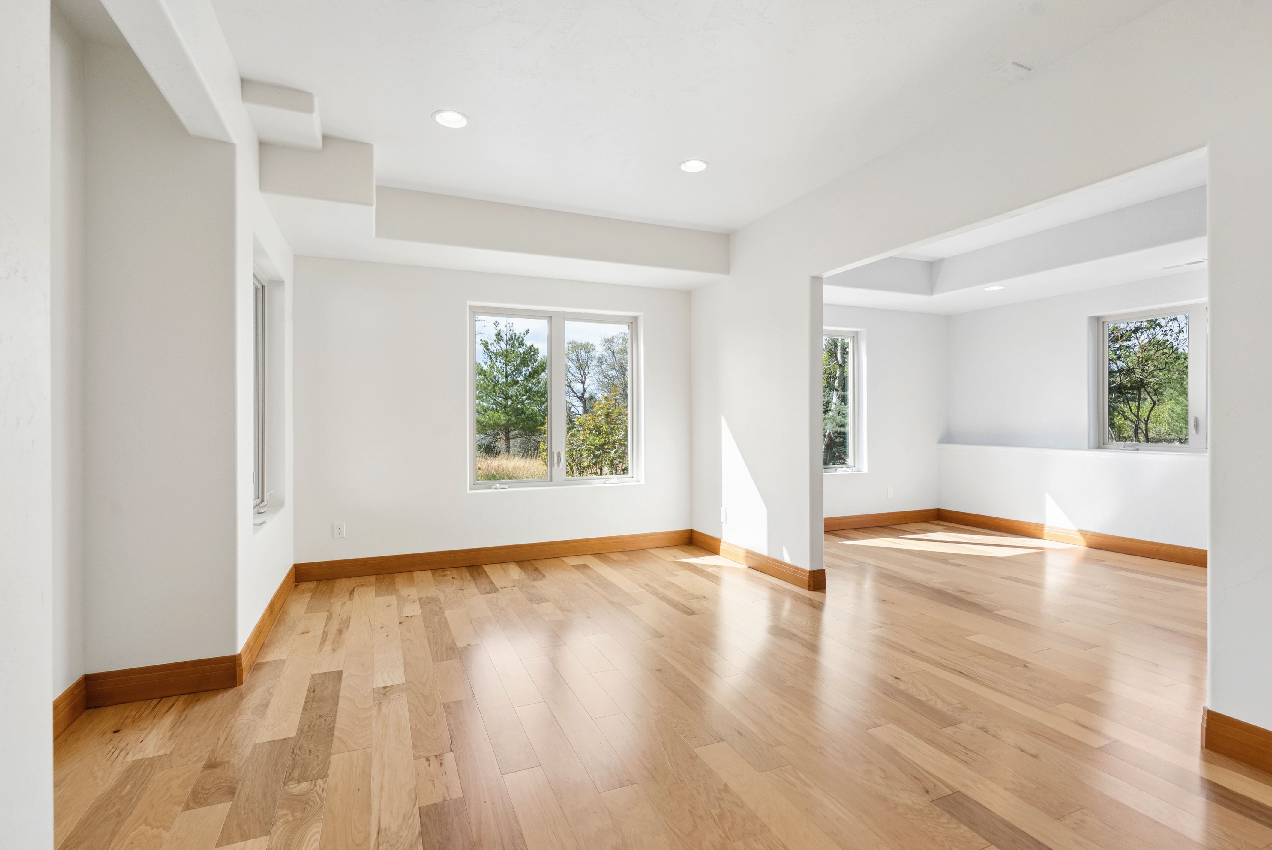  Set high on a hill in The Timbers and backing to open space - 物件實景