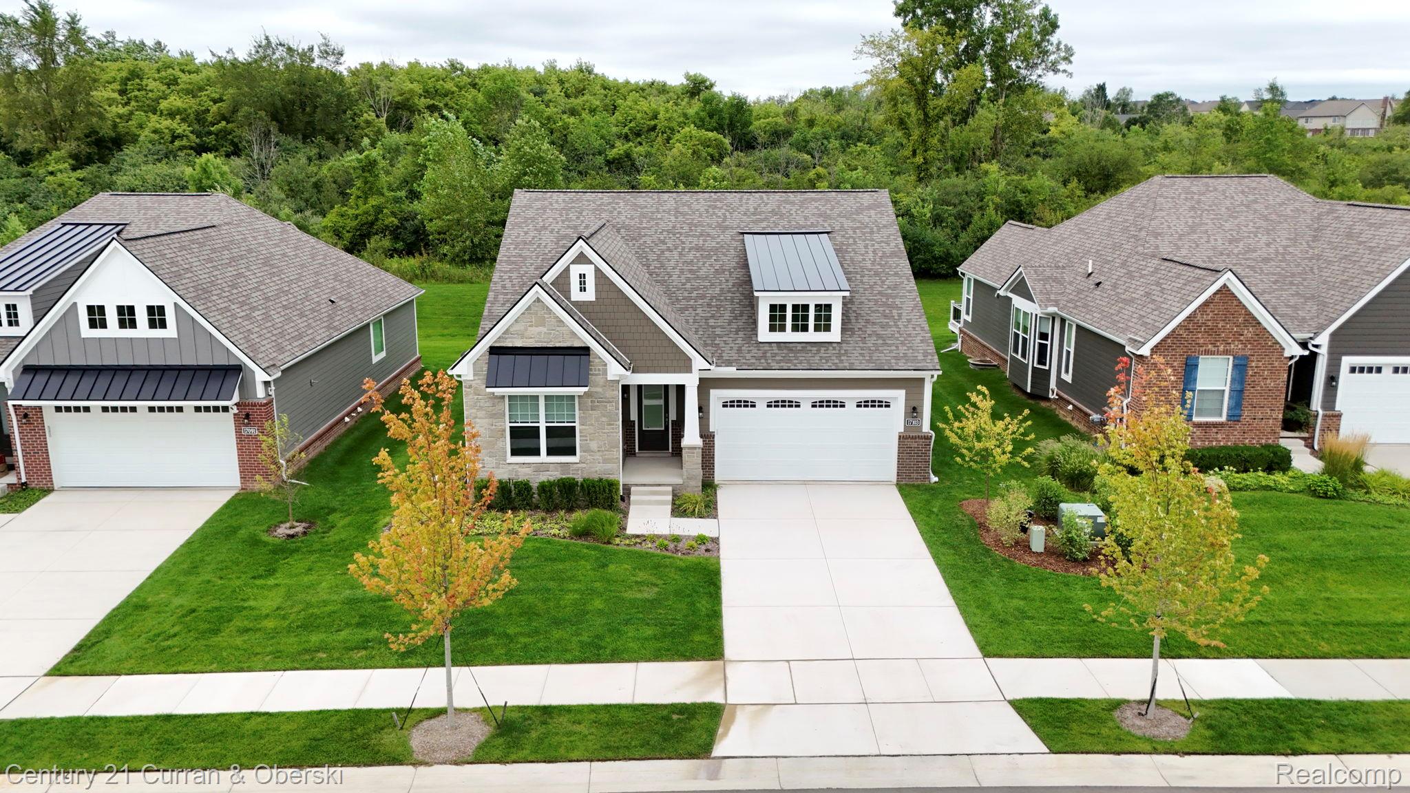 Northville, Michigan, 48168, United States, 2 Bedrooms Bedrooms, ,2 BathroomsBathrooms,Residential,For Sale,1983973