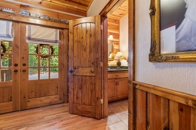 Murphy, North Carolina, 28906, United States, 3 Bedrooms Bedrooms, ,6 BathroomsBathrooms,Residential,For Sale,1933143