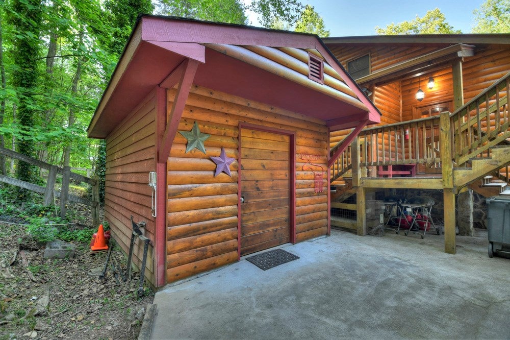 Blue Ridge, Georgia, 30513, United States, 4 Bedrooms Bedrooms, ,3 BathroomsBathrooms,Residential,For Sale,1858921