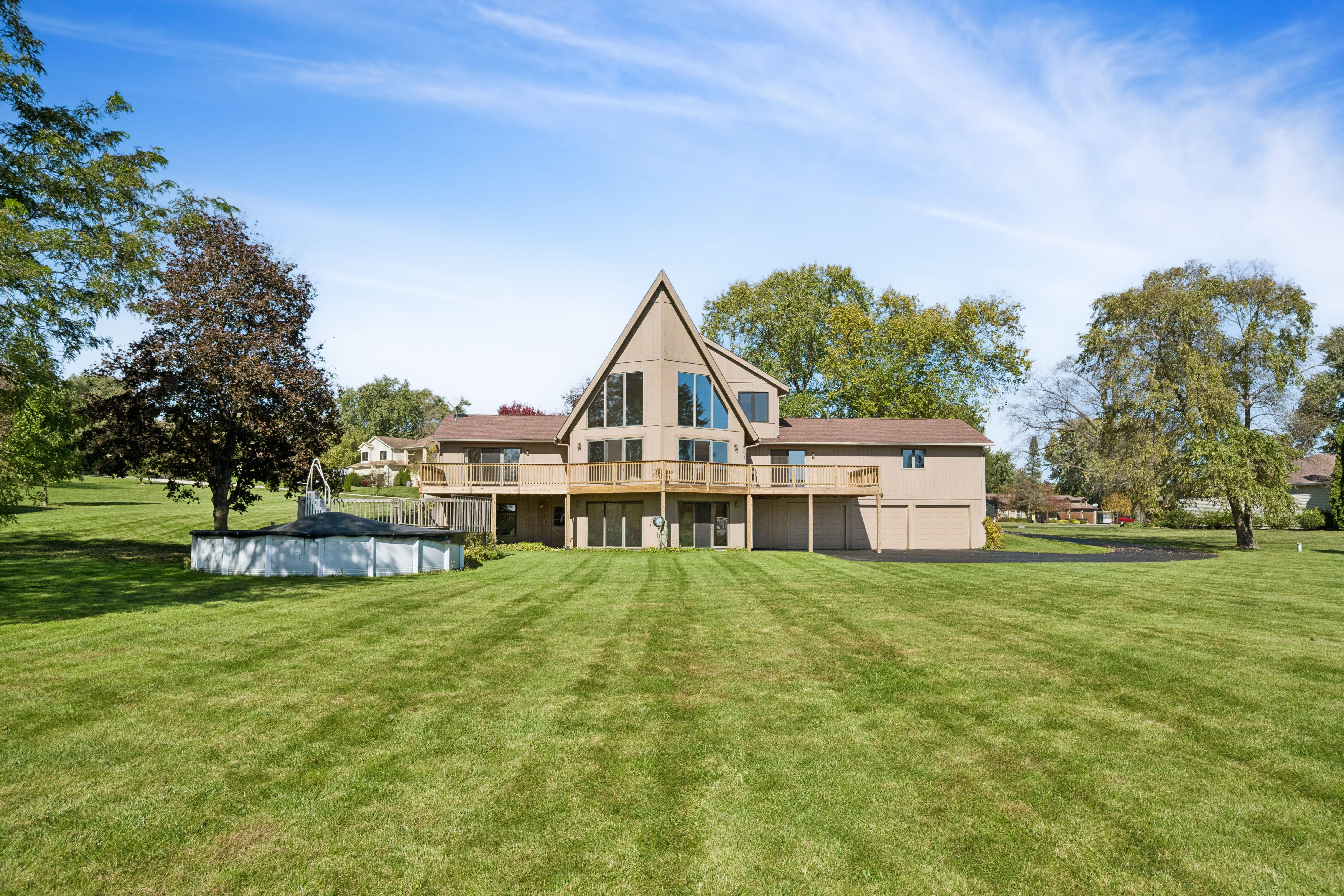  Magnificent Custom Built Home on a Quiet Lake - 物件實景