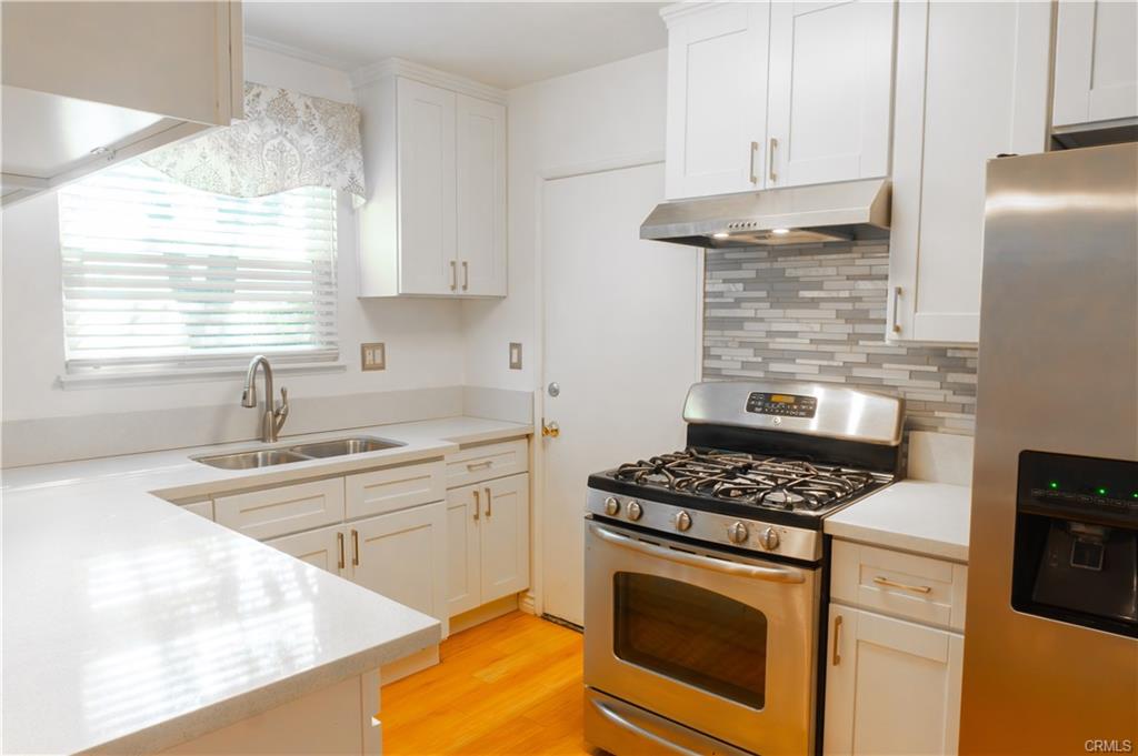 Los Angeles, California, 90016, United States, 2 Bedrooms Bedrooms, ,2 BathroomsBathrooms,Residential,For Sale,1930666