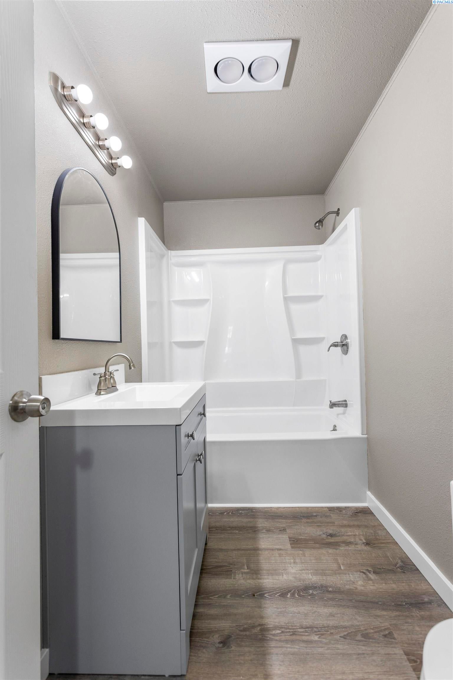 Prosser, Washington, 99350, United States, 2 Bedrooms Bedrooms, ,1 BathroomBathrooms,Residential,For Sale,1974522