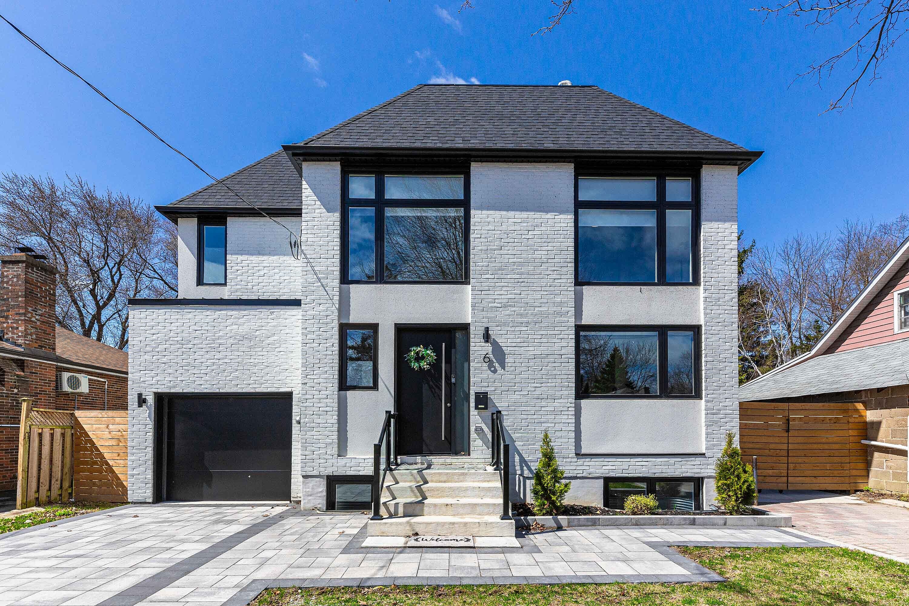  Custom Built Home - 物件實景