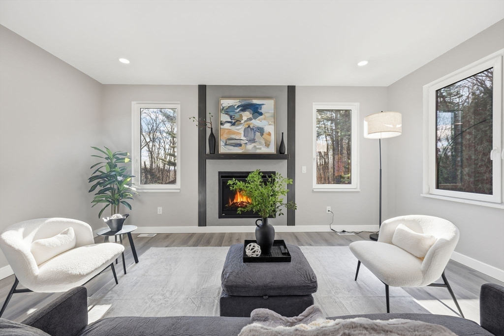 Holyoke, Massachusetts, 01040, United States, 3 Bedrooms Bedrooms, ,3 BathroomsBathrooms,Residential,For Sale,2003415